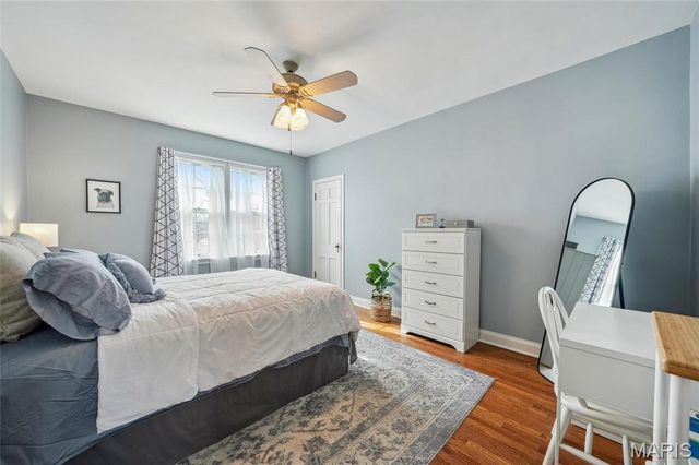 921 S Hanley Road F, Clayton, MO 63105