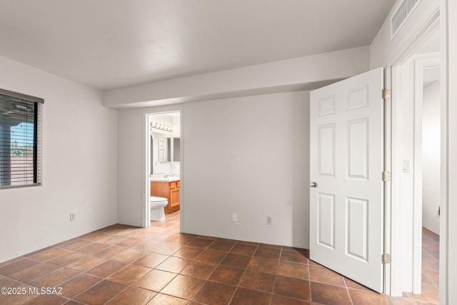 9147 N Ironwood Meadows Drive, Tucson, AZ 85742