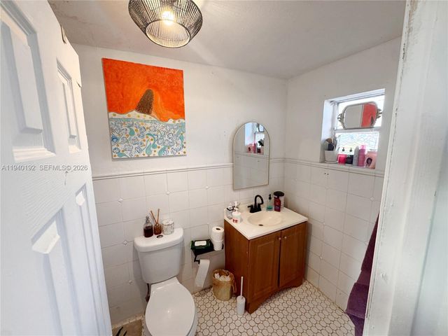 195 NW 135th St 0, Miami, FL 33168