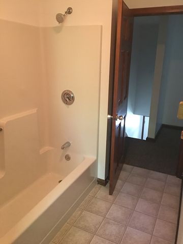 147 East County Road, Rutland, MA 01543