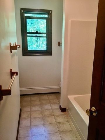 147 East County Road, Rutland, MA 01543
