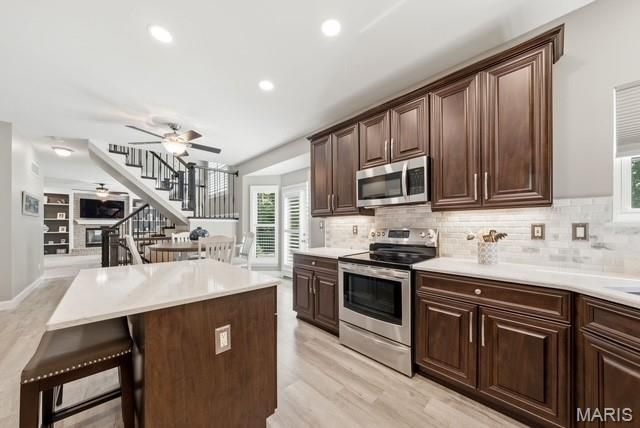 77 Lanchester Court, St Peters, MO 63376