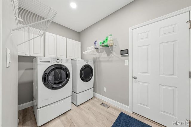 77 Lanchester Court, St Peters, MO 63376
