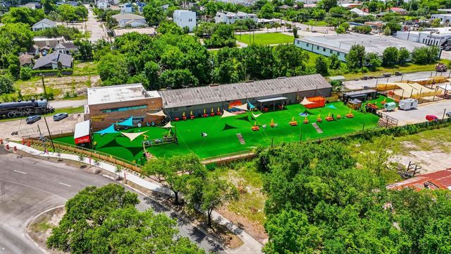 608 Middle Street C, Houston, TX 77003
