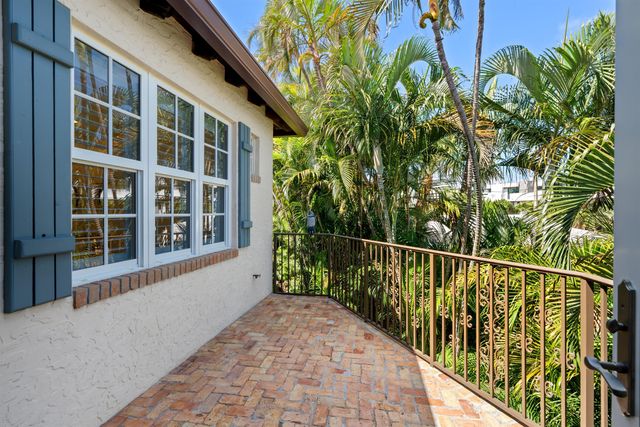 1027 Coralina Lane, Delray Beach, FL 33483