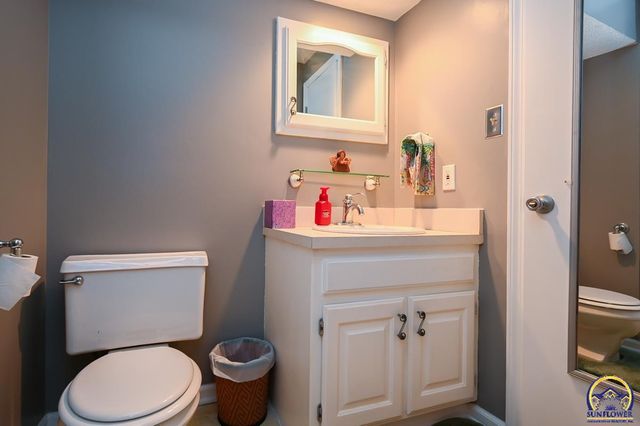 2236 SW Westport SQ, Topeka, KS 66614