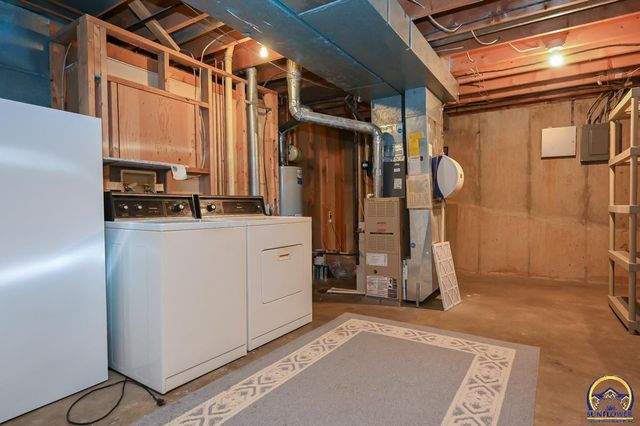 2236 SW Westport SQ, Topeka, KS 66614