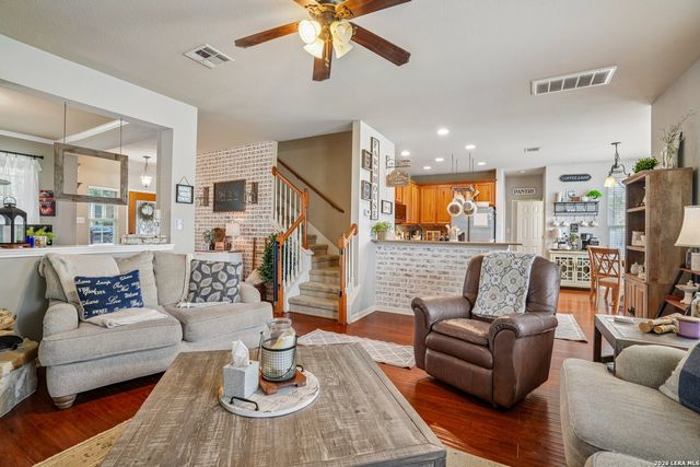 990 OAK PARK, Schertz, TX 78154