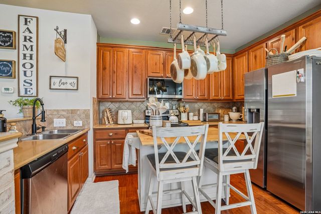990 OAK PARK, Schertz, TX 78154