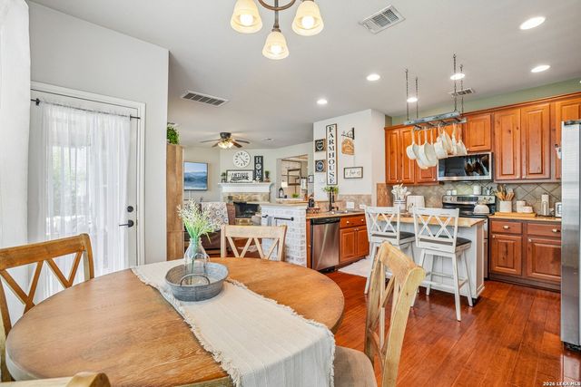 990 OAK PARK, Schertz, TX 78154