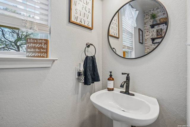 990 OAK PARK, Schertz, TX 78154