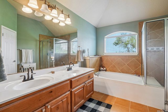 990 OAK PARK, Schertz, TX 78154