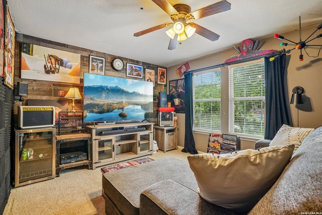 990 OAK PARK, Schertz, TX 78154