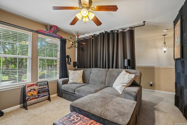 990 OAK PARK, Schertz, TX 78154