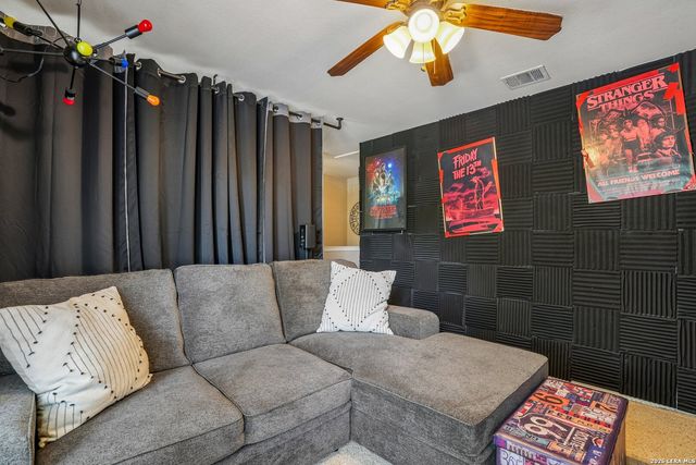 990 OAK PARK, Schertz, TX 78154