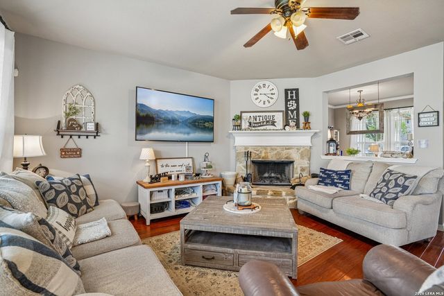 990 OAK PARK, Schertz, TX 78154