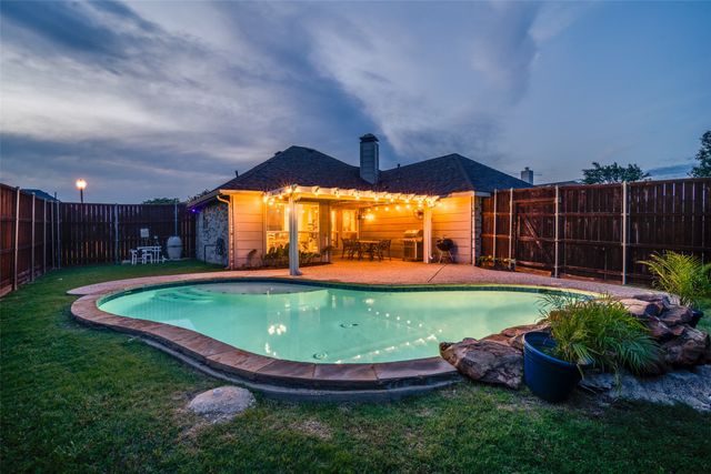 2870 Hampshire Lane, Rockwall, TX 75032