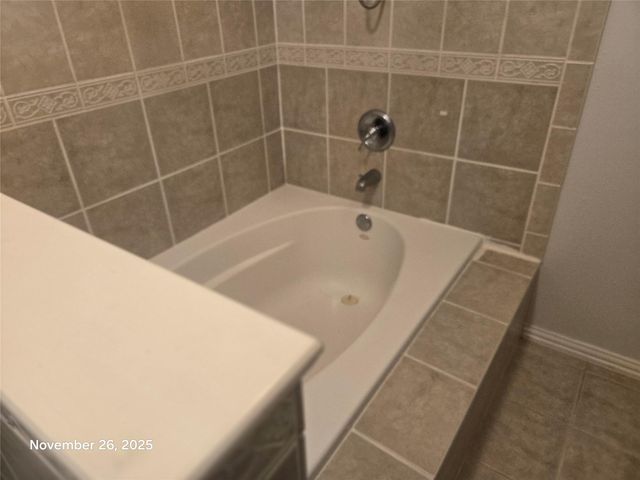 11711 Memorial Drive 52, Houston, TX 77024