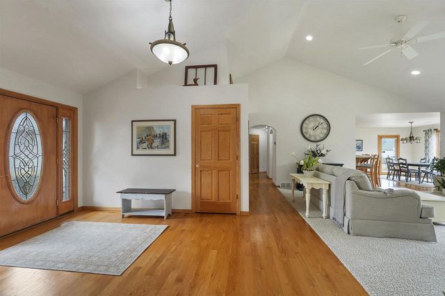 3670 COPPER OAK CIRCLE, Green Bay, WI 54313