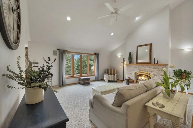 3670 COPPER OAK CIRCLE, Green Bay, WI 54313