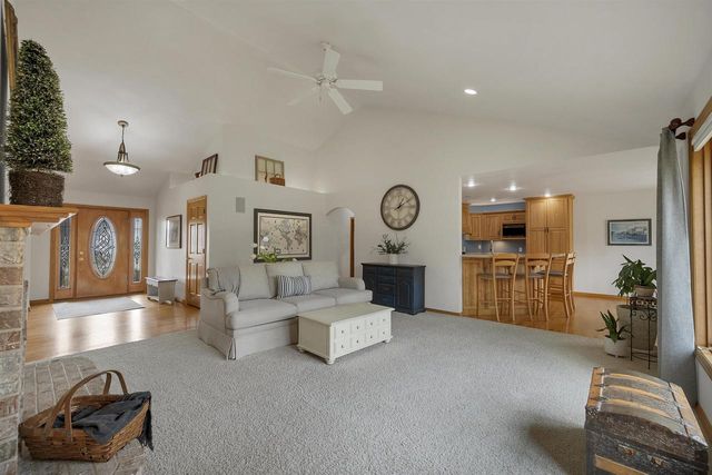 3670 COPPER OAK CIRCLE, Green Bay, WI 54313