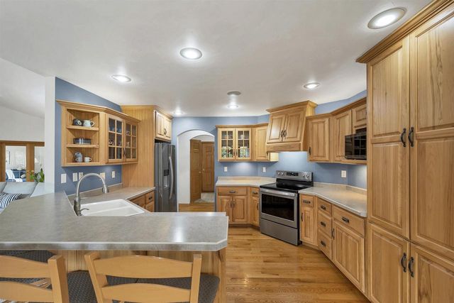 3670 COPPER OAK CIRCLE, Green Bay, WI 54313