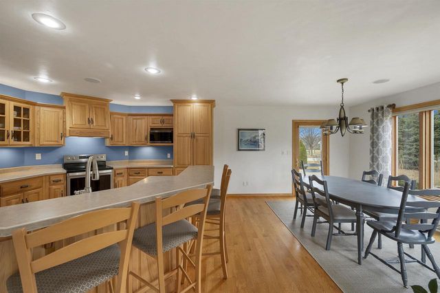 3670 COPPER OAK CIRCLE, Green Bay, WI 54313