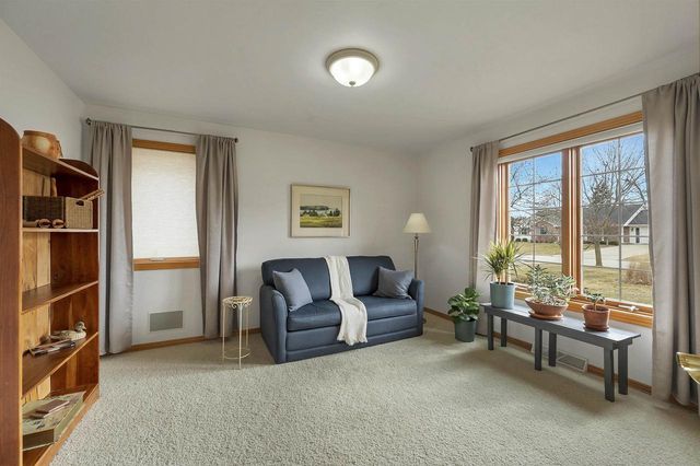 3670 COPPER OAK CIRCLE, Green Bay, WI 54313