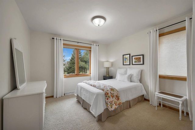 3670 COPPER OAK CIRCLE, Green Bay, WI 54313