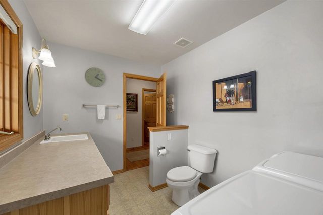 3670 COPPER OAK CIRCLE, Green Bay, WI 54313