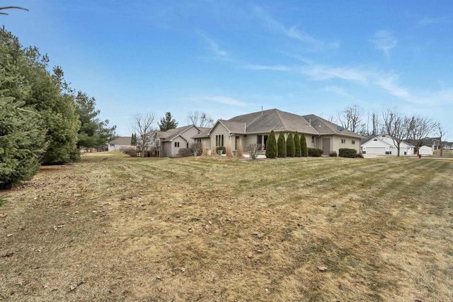 3670 COPPER OAK CIRCLE, Green Bay, WI 54313