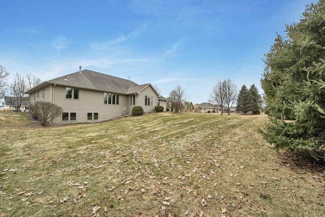 3670 COPPER OAK CIRCLE, Green Bay, WI 54313