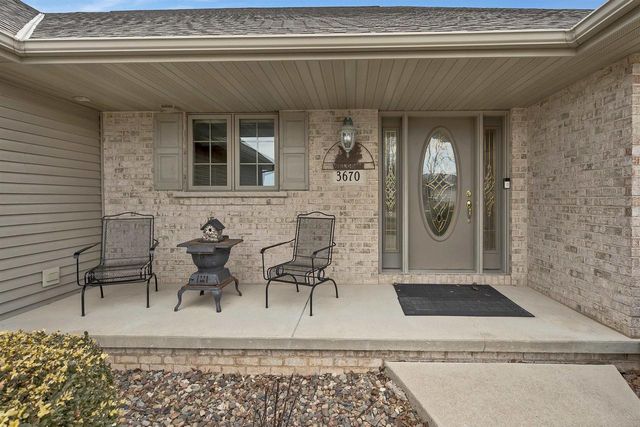 3670 COPPER OAK CIRCLE, Green Bay, WI 54313