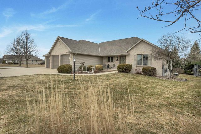 3670 COPPER OAK CIRCLE, Green Bay, WI 54313