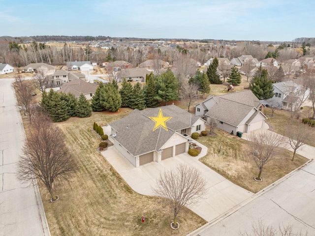 3670 COPPER OAK CIRCLE, Green Bay, WI 54313