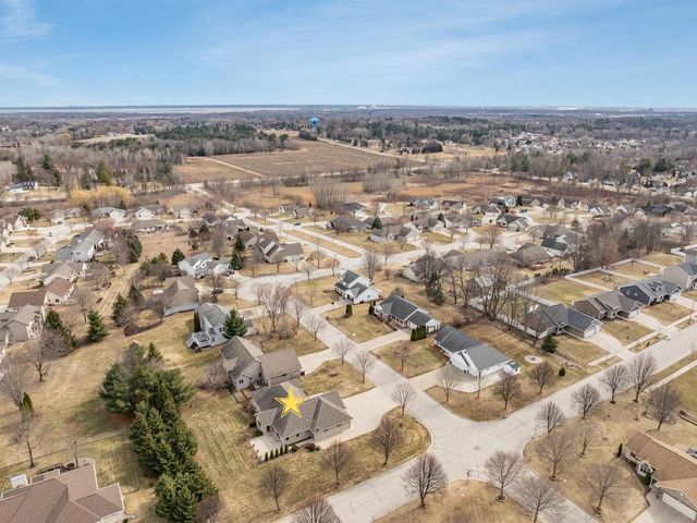 3670 COPPER OAK CIRCLE, Green Bay, WI 54313