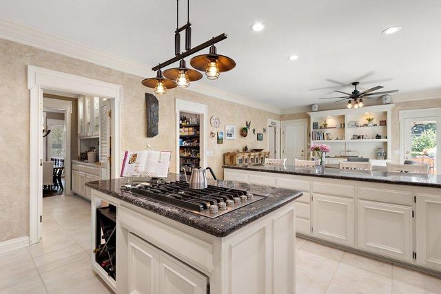 8334 Shilling Ct, Granite Bay, CA 95746