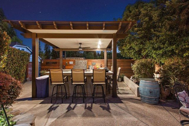 8334 Shilling Ct, Granite Bay, CA 95746