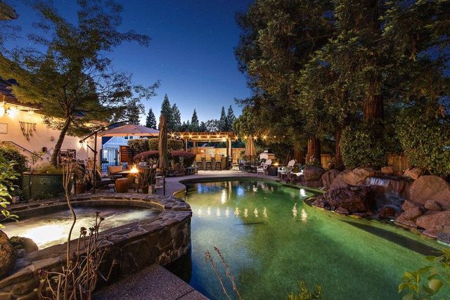 8334 Shilling Ct, Granite Bay, CA 95746