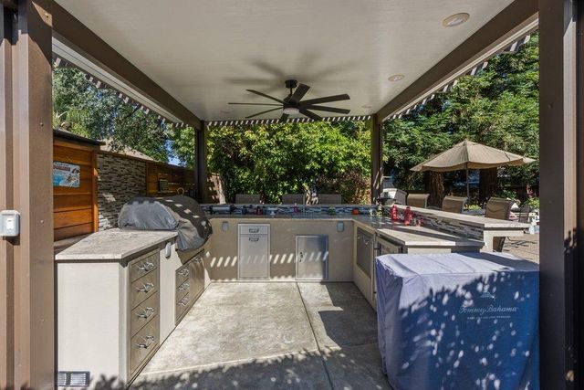 8334 Shilling Ct, Granite Bay, CA 95746