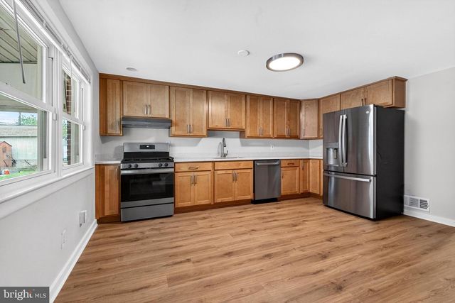 7860 SAINT CLAIRE LN, Baltimore, MD 21222