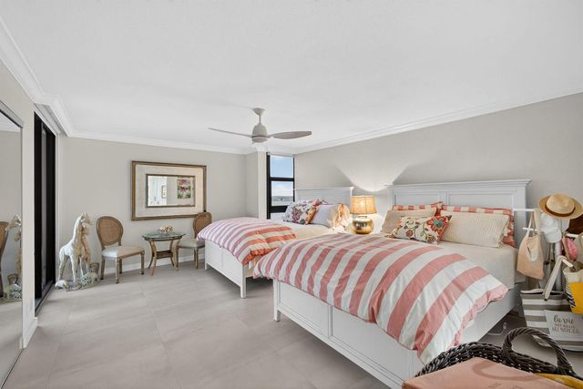 5540 N Ocean Drive 14b, Singer Island, FL 33404