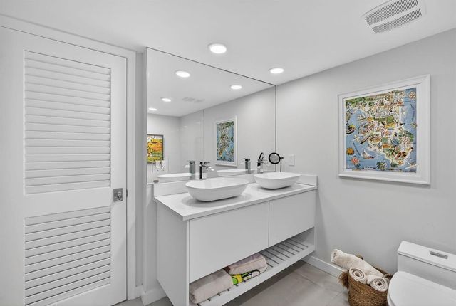 5540 N Ocean Drive 14b, Singer Island, FL 33404
