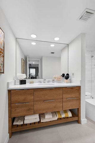 5540 N Ocean Drive 14b, Singer Island, FL 33404