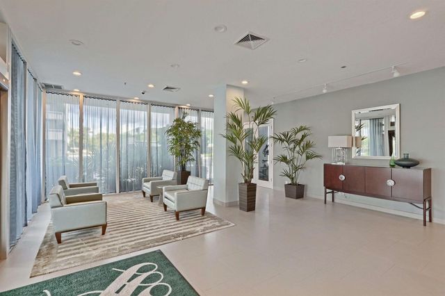 5540 N Ocean Drive 14b, Singer Island, FL 33404