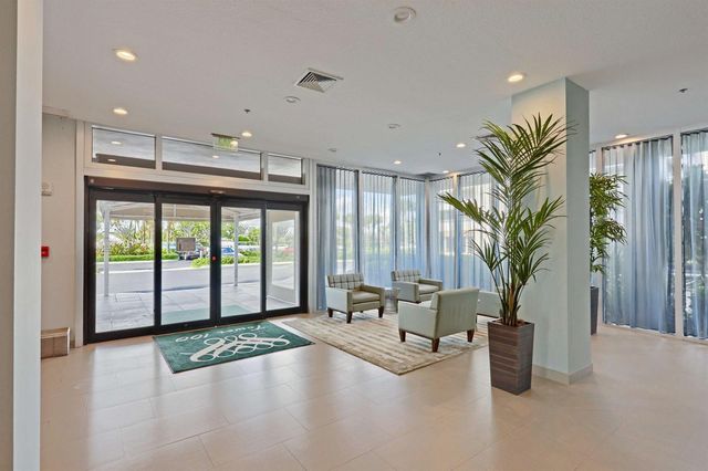 5540 N Ocean Drive 14b, Singer Island, FL 33404