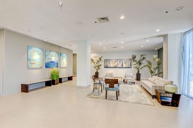 5540 N Ocean Drive 14b, Singer Island, FL 33404