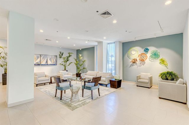 5540 N Ocean Drive 14b, Singer Island, FL 33404