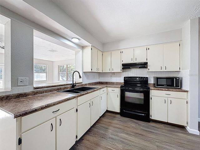 6070 HONEYSUCKLE LANE, Brooksville, FL 34602