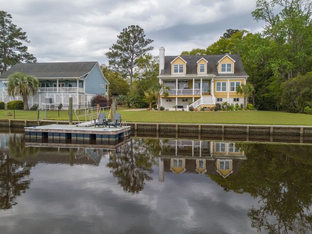 75 Pine Grove Ln., Georgetown, SC 29440